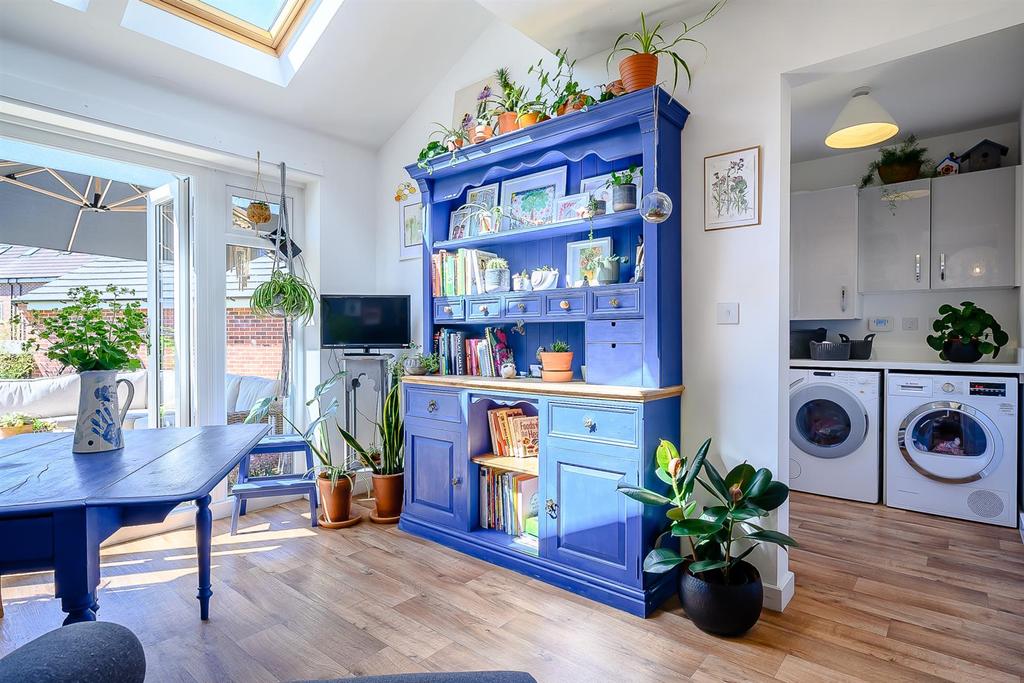 8467437-interior23.jpg