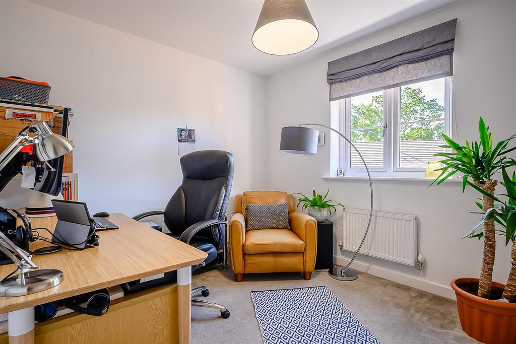 8467437-interior01.jpg