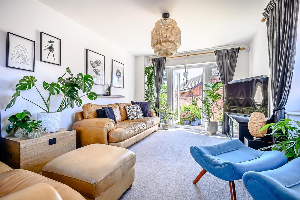8467437-interior07.jpg