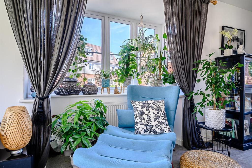 8467437-interior09.jpg