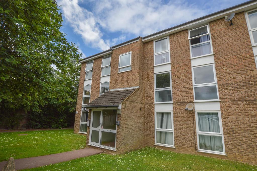 Wyedale, London Colney 2 bed flat £950 pcm (£219 pw)