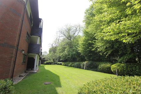 Flat 15, Booths Court Poplar Drive, Hutton, Brentwood, CM13 1YY