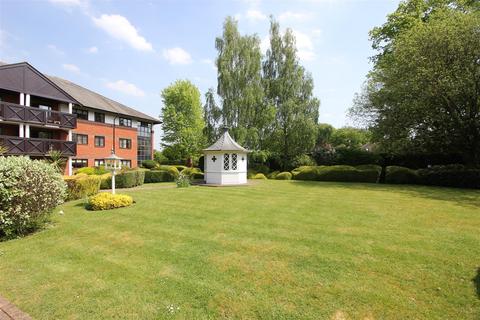 Flat 15, Booths Court Poplar Drive, Hutton, Brentwood, CM13 1YY