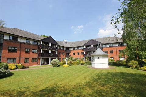 Flat 15, Booths Court Poplar Drive, Hutton, Brentwood, CM13 1YY
