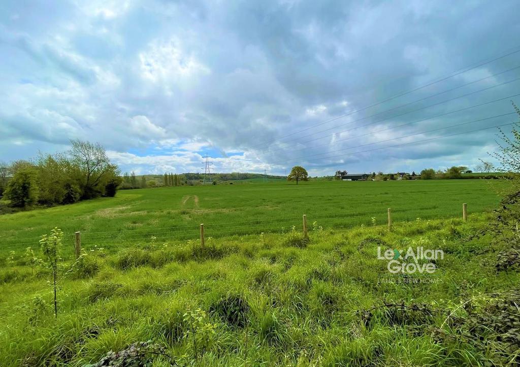 Tanwood Lane, Chaddesley Corbett... 3 bed detached house £250,000