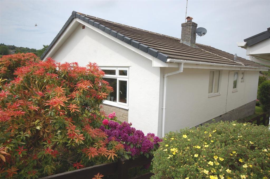 38 Trefaenor, Comins Coch, Aberystwyth 3 bed detached bungalow £195,000