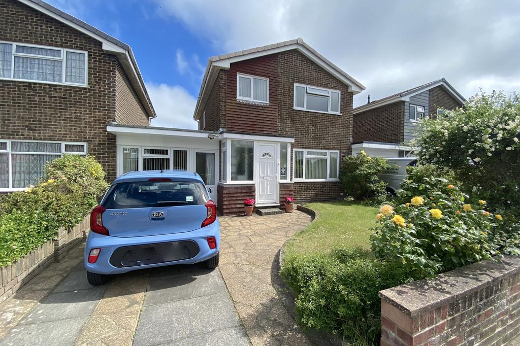 Fraser Avenue, Eastbourne, East Sussex, BN23 4 bed detached house £