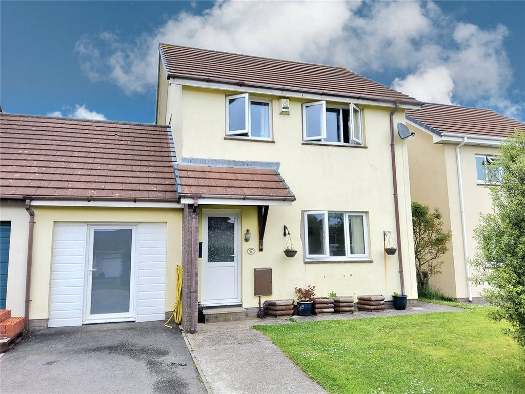 Stibb Cross, Torrington 3 bed link detached house £240,000