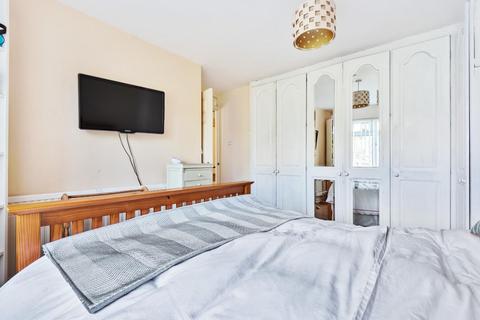 19 Eastwell Close, Beckenham, BR3 1TY