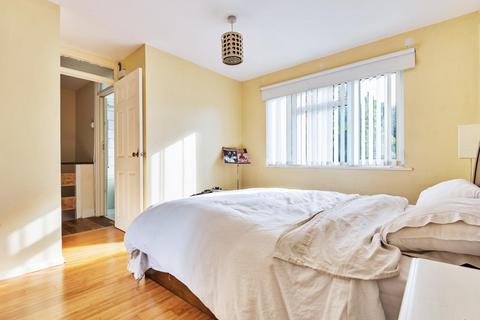 19 Eastwell Close, Beckenham, BR3 1TY