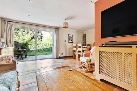 19 Eastwell Close, Beckenham, BR3 1TY