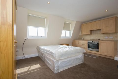 Flat to rent, Torriano Avenue, Kentish Town, London, NW5