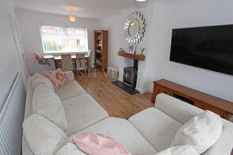 14 Ashenden Rise, Wolverhampton, WV3 8LE