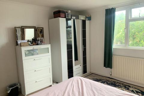 4 bedroom semi-detached house to rent, Maidenhead,  Berkshire,  SL6