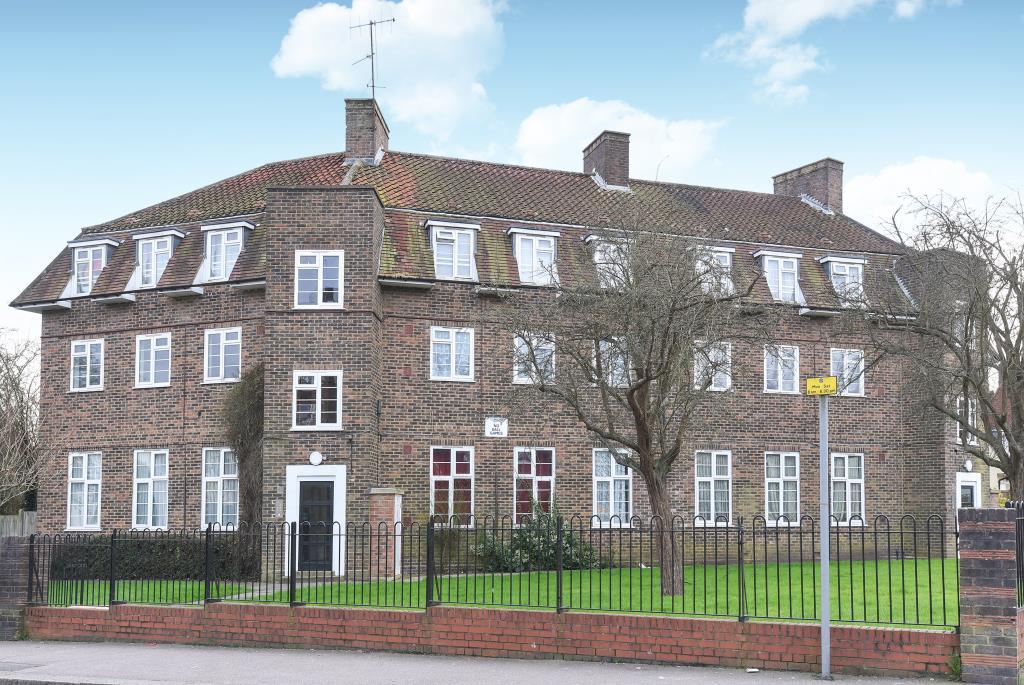 Bells Hill, EN5 2 bed apartment £1,500 pcm (£346 pw)