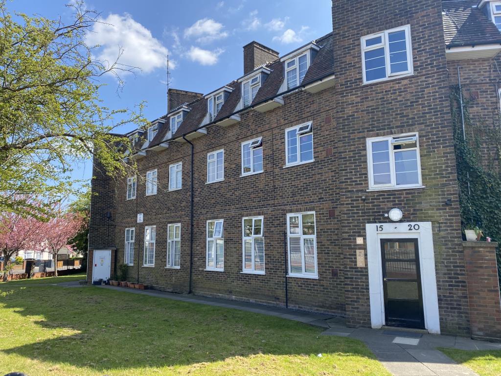 Bells Hill, EN5 2 bed apartment £1,500 pcm (£346 pw)
