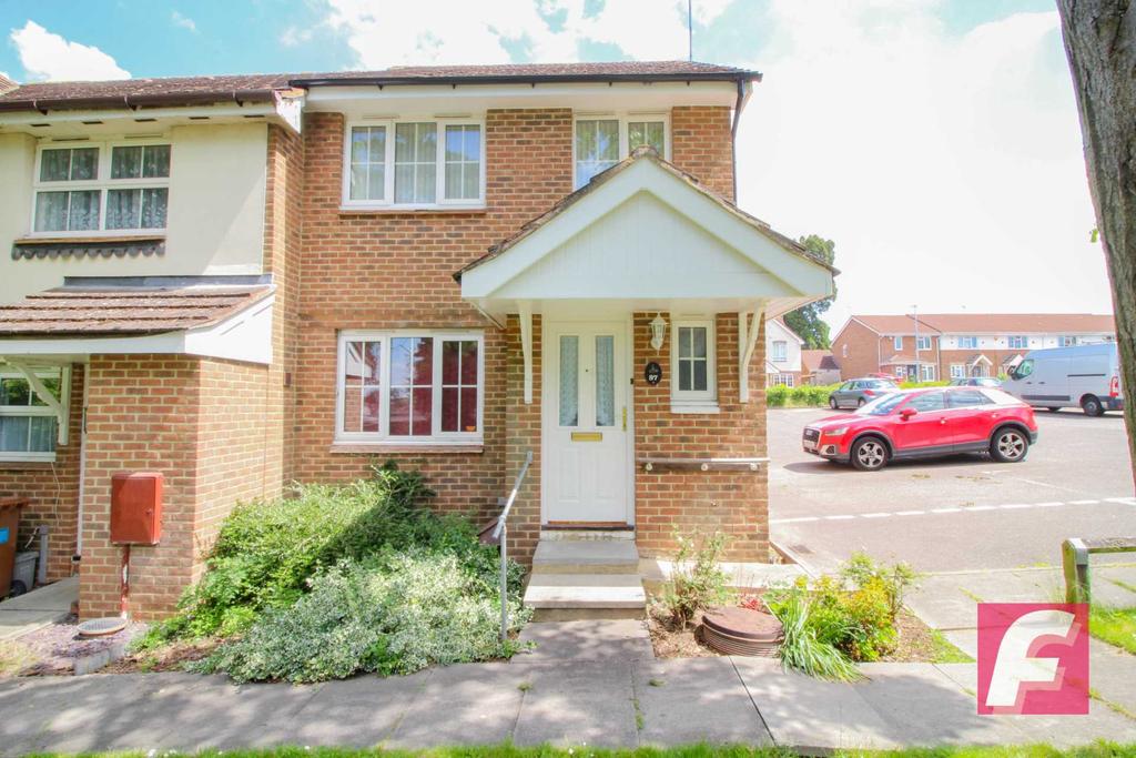 Foxleys, Carpenders Park 3 bed end of terrace house £1,400 pcm (£323 pw)