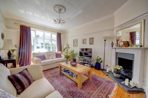 14 Sherbrook Gardens, London, N21 2NU
