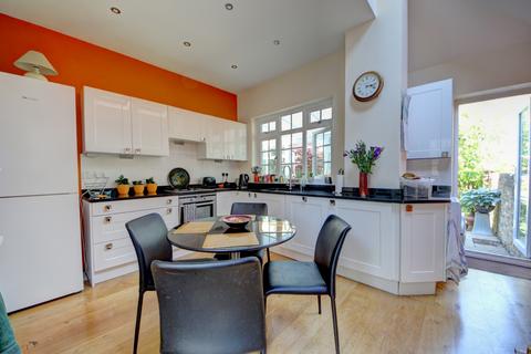 14 Sherbrook Gardens, London, N21 2NU