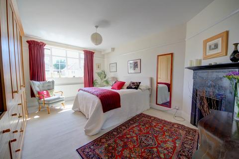 14 Sherbrook Gardens, London, N21 2NU