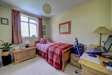 14 Sherbrook Gardens, London, N21 2NU