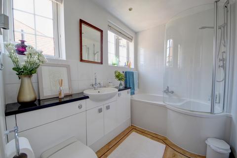 14 Sherbrook Gardens, London, N21 2NU
