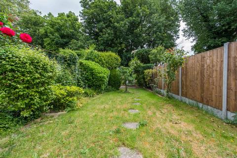 3 Ansell Grove, Carshalton, SM5 2BB