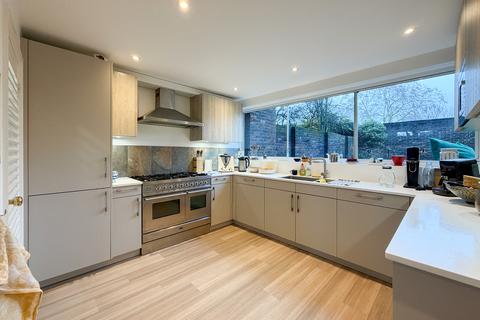 4 bedroom terraced house to rent, Portland Terrace, The Green
