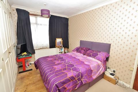 34 Ferndale Road, Romford, RM5 3ER