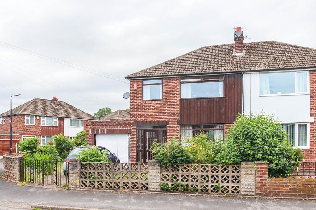 Daniel Adamson Avenue, Partington... 3 bed semidetached house £195,000