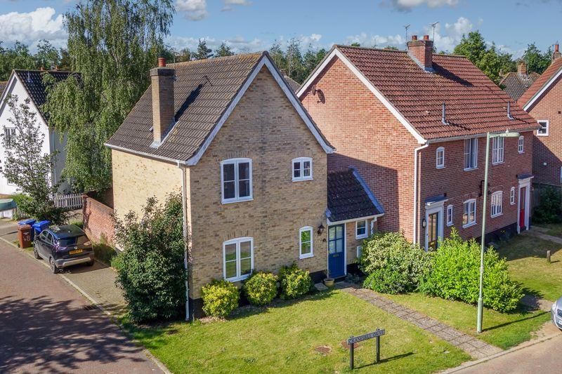 Cranesbill Drive, Bury St. Edmunds 3 bed link detached house £325,000
