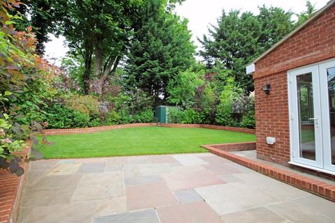 7 Kerr Close, South Croydon, CR2 8AT