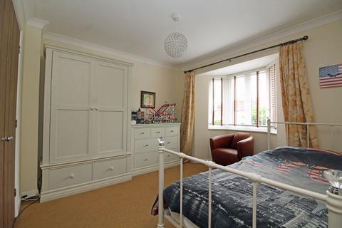 7 Kerr Close, South Croydon, CR2 8AT