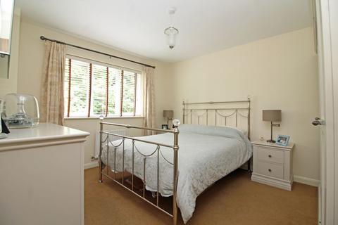 7 Kerr Close, South Croydon, CR2 8AT
