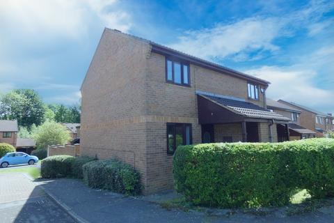 2 bedroom semi-detached house to rent, Brookfield View, Cleckheaton, BD19