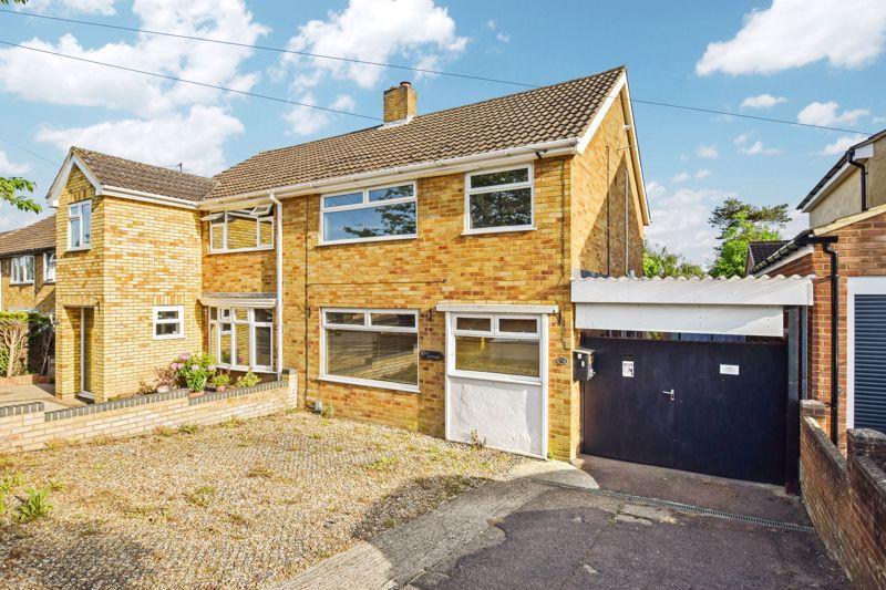 The Buntings, Birds Area, Brickhill, Bedford 3 bed house £325,000