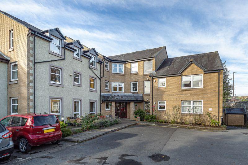 3 Whitestone Court, Innerleithen... 1 bed apartment £100,000