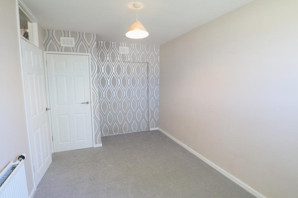 Master bedroom (2)