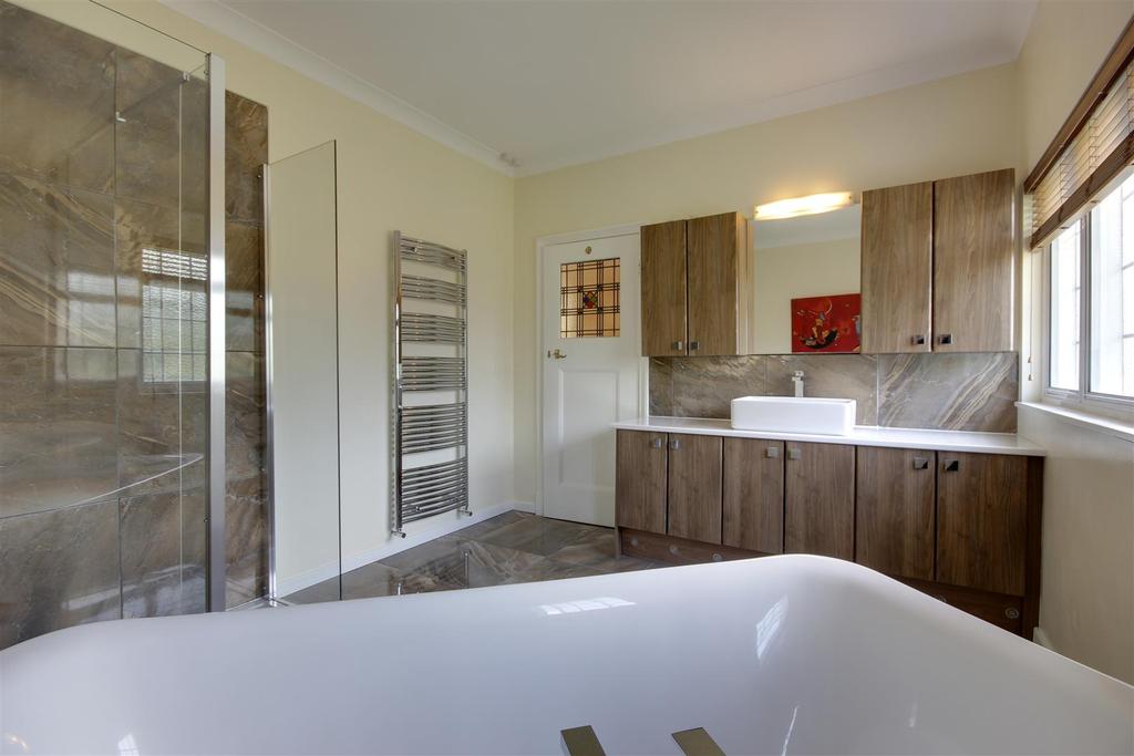 Bathroom - Alternative View