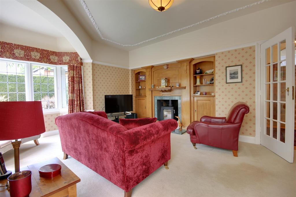 Lounge - Alternative View