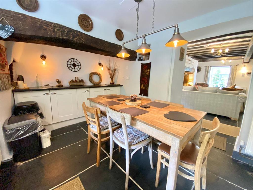 Brwyno kitchen pic 6.jpg