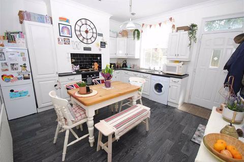 95 Station Road, Kippax, Leeds, LS25 7LE