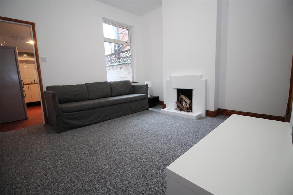 Stuart Street, Leicester 2 bed house £170,000