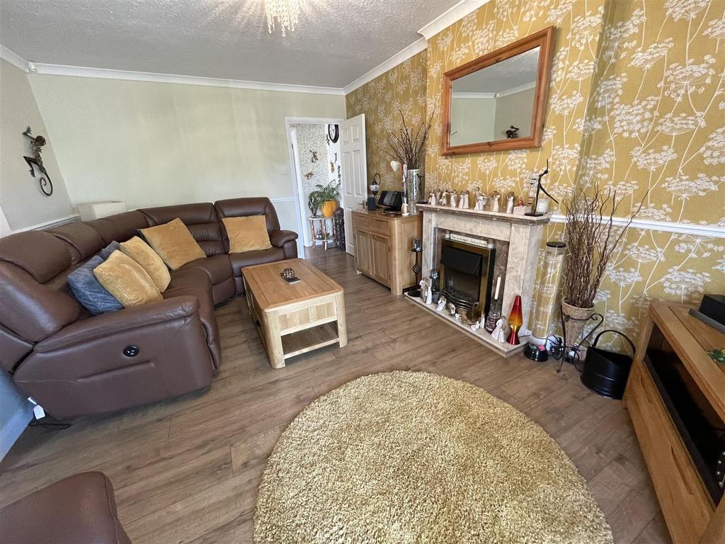 Bramble Close, Glenfield, Leicester 2 bed semidetached bungalow £260,000