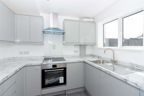 21 Coleridge Close, Goring By Sea, Worthing, BN12 6LD