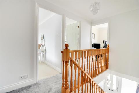 5 Briar Close, Hockley, SS5 4HD