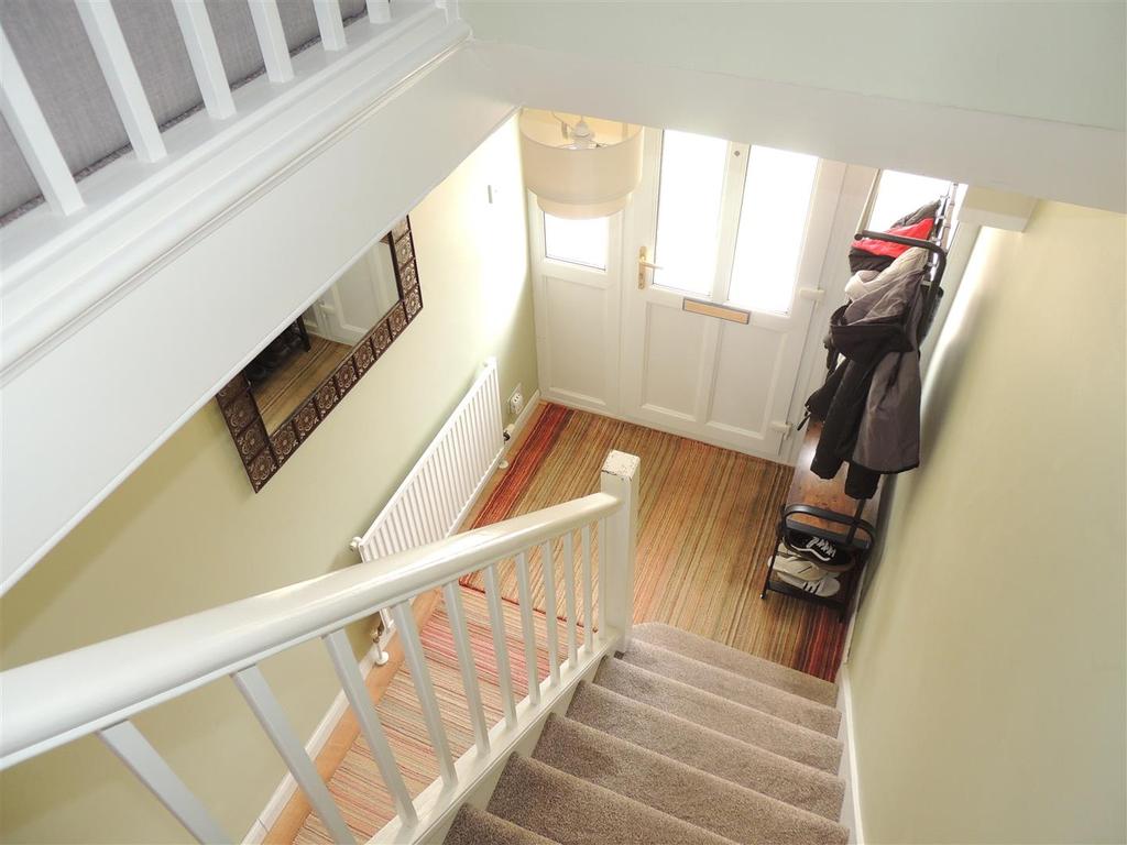 Jeffries Hill Bottom, St Bristol 3 bed terraced house £300,000