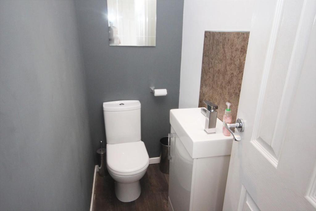 Cloakroom/WC