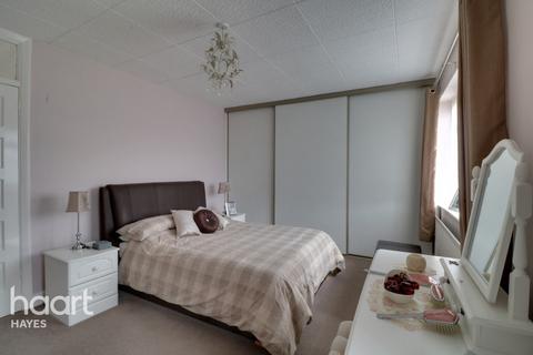 68 Adelphi Crescent, Hayes, UB4 8NB