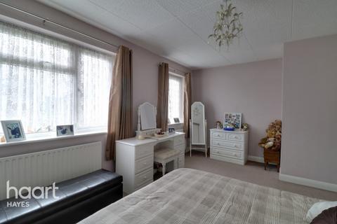68 Adelphi Crescent, Hayes, UB4 8NB